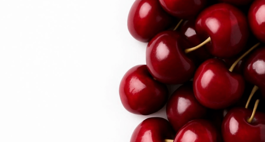 ТОП-5 парфумів з ароматом вишні: соковиті, чуттєві та спокусливі композиції