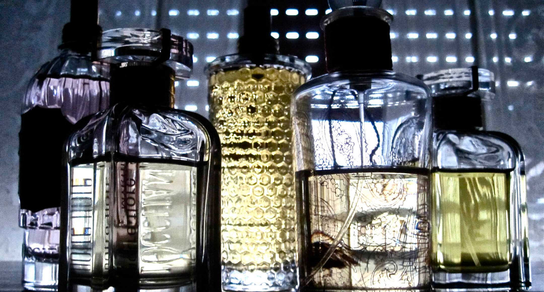 Парфуми, що подобаються жінкам: як обрати аромат, який запамʼятається